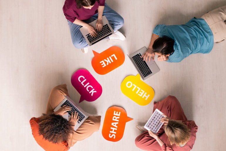 Comunicazioni contemporanee