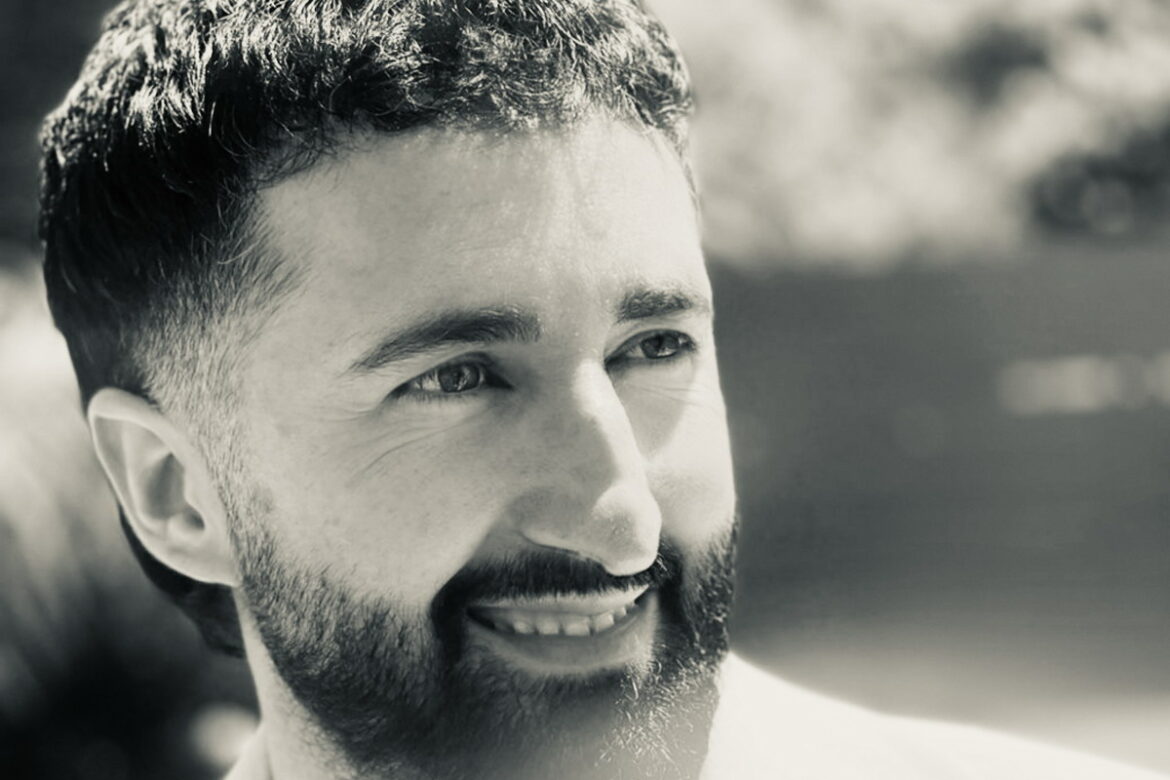 E Staje Cu Mme, disponibile il nuovo singolo in radio e sui digital store di Gianni Negri