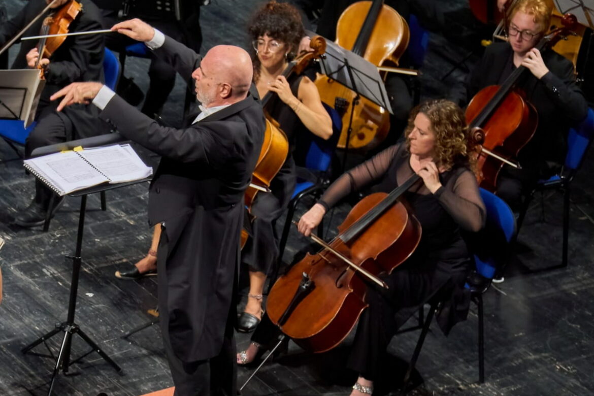 Non solo teatri: l’opera torna tra la gente, Marco Severi dirige “La Traviata” per riavvicinare alla musica classica