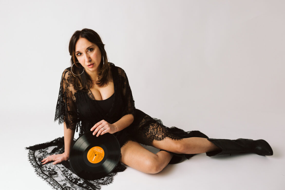 Cecilia Quad, da venerdì 14 novembre in radio e in digitale “Su di noi”