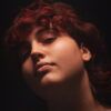 Shaza rilegge “Don’t Look Back In Anger”: l’inno degli Oasis diventa un dialogo intimo con il tempo