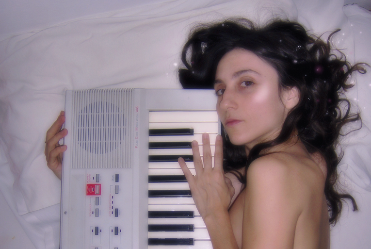 Dopo l'uscita del singolo, Concetta Spaziale presenta il videoclip di “Solleone”