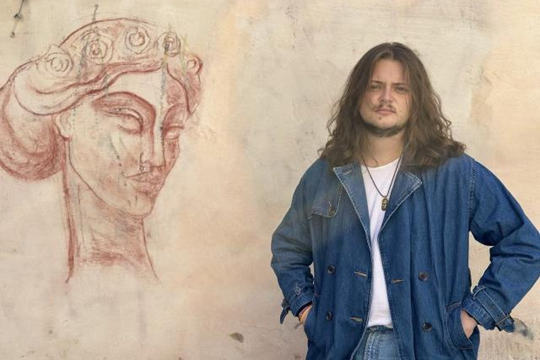 “Pezzi”, disponibile negli store e in radio il nuovo singolo di Dirlinger