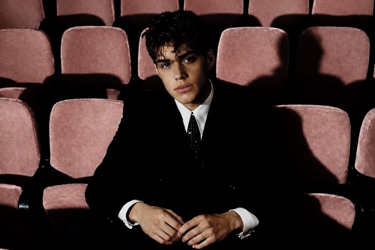 “Runway”, disponibile negli store e in radio il nuovo singolo di Mattia