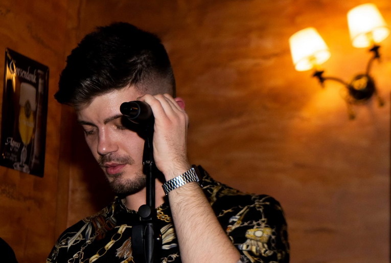 “Non sei in ritardo”, disponibile negli store e in radio il nuovo singolo di Vins